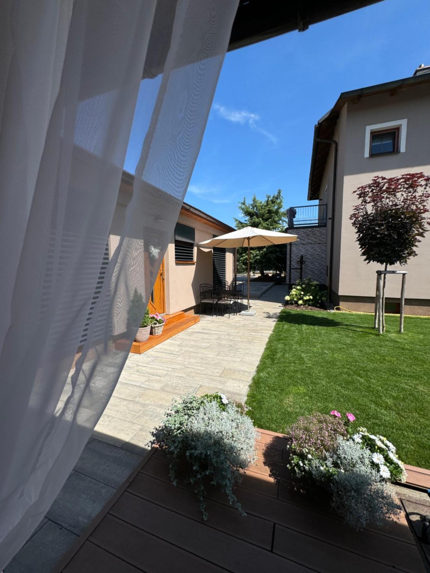 Apartman Kvetinova Zahrada Prague Exterior photo