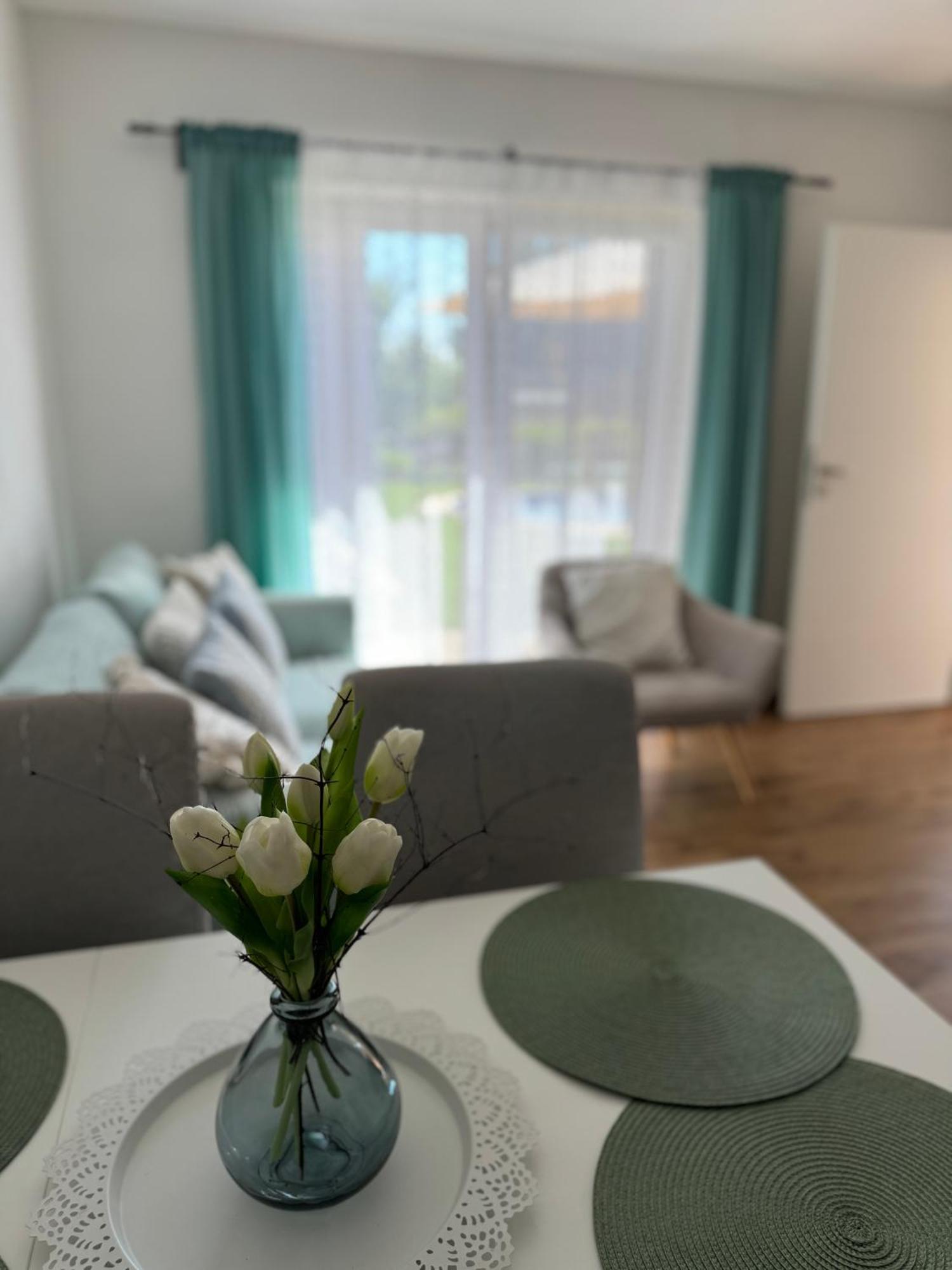 Apartman Kvetinova Zahrada Prague Exterior photo
